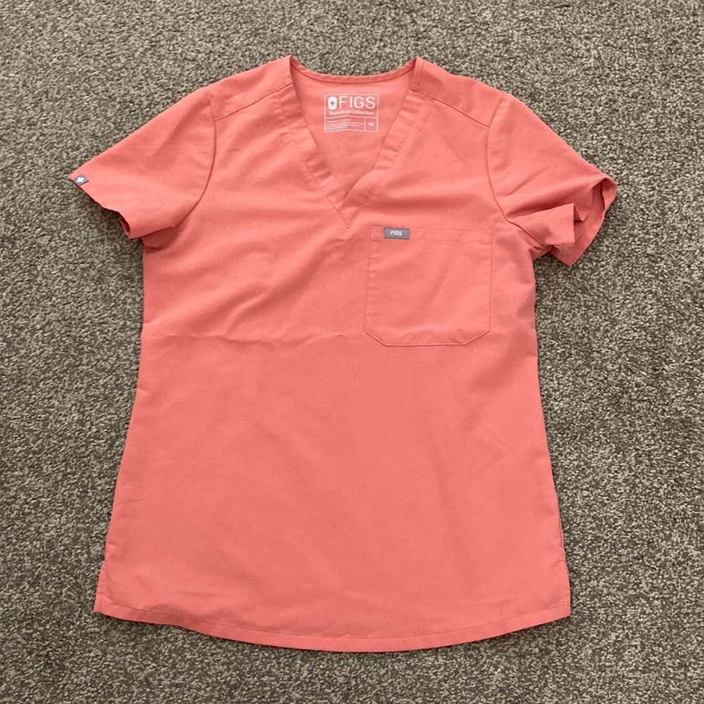 XS Catarina Figs scrub top